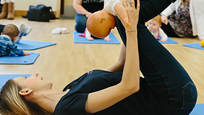 Little-Starts-Baby-Yoga-674x380.jpg